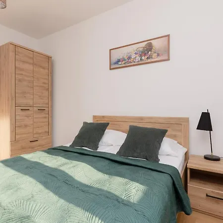 Apartment Ursus Spacious Two-bedroom By Renters Warsaw