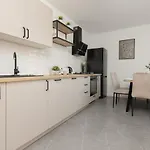 Ursus Spacious Two-bedroom By Renters Βαρσοβία